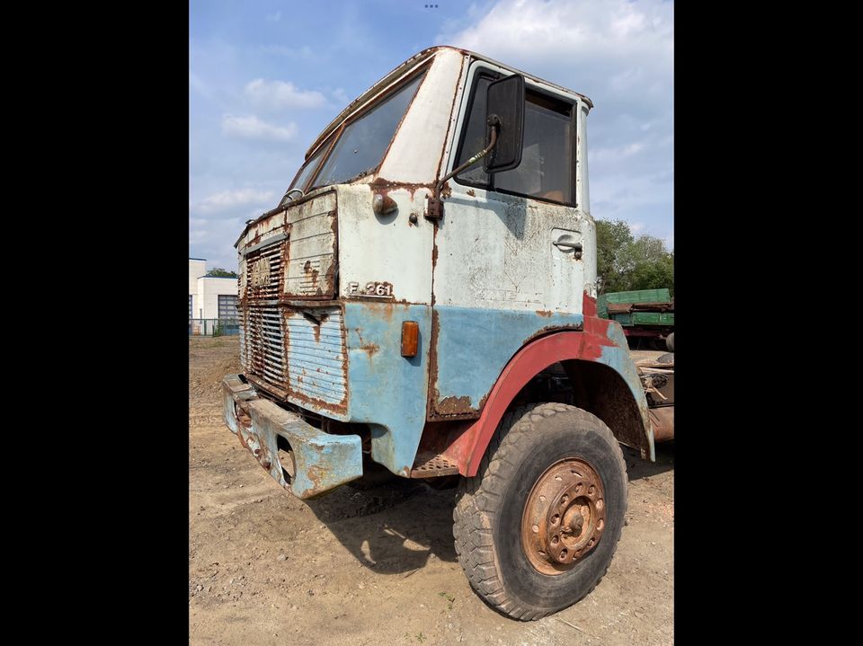 Oldtimer LKW Hanomag-Henschel F 261 AK Fahrerhaus in Herten