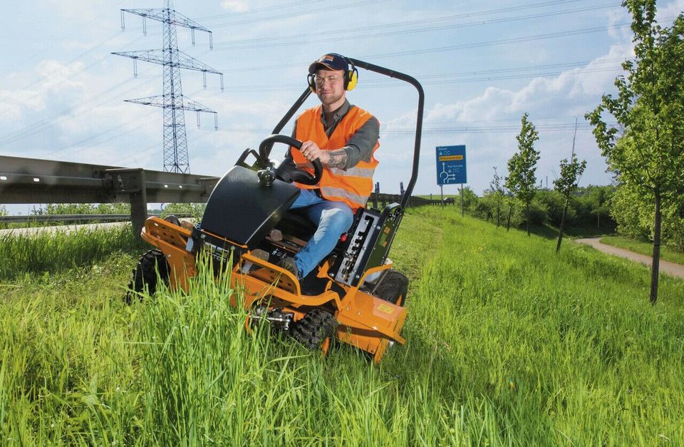 Aufsitzschlegelmäher AS 1040 YAK 4WD Schlegelmulcher Selbstfahrer in Dorfen