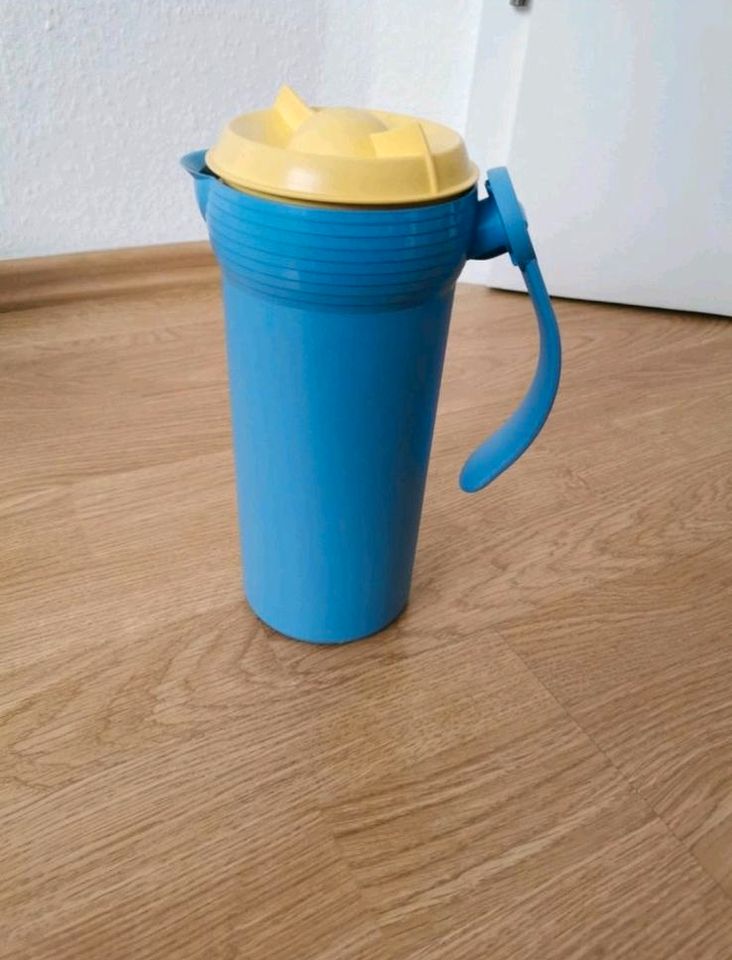 Tupperware Kanne Saftkanne mit Henkel blau 1,1 Liter in Minden