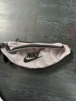 Nike Bauchtasche grau Rheinland-Pfalz - Adenau Vorschau