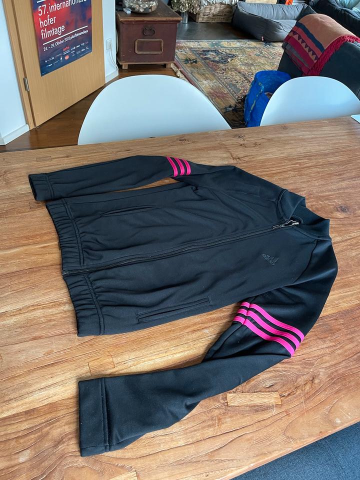 Jogginganzug Adidas schwarz pink Jogginghose Sweatshirtjacke in Fürth