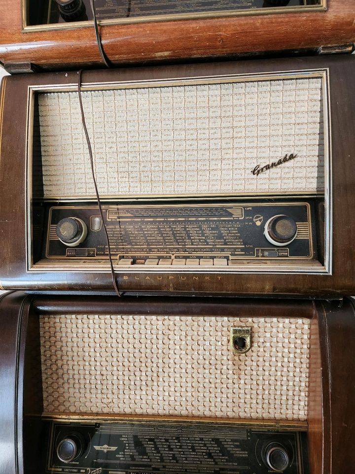 Sechs Alte Röhren Radios in Rodewald