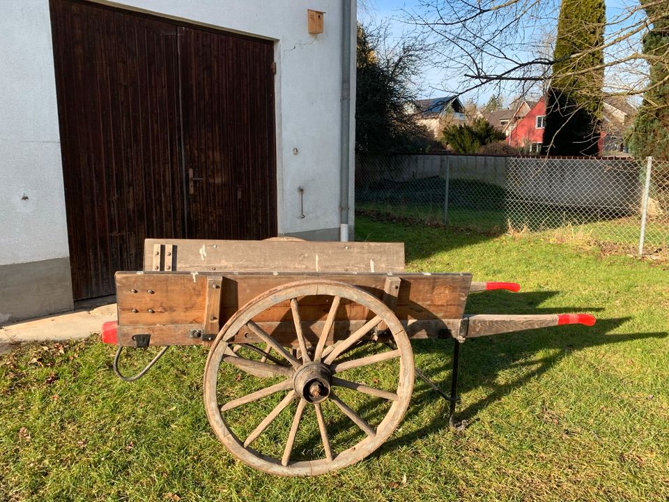 Historischer funktionsfähiger Holzwagen / Handkarren in Neusäß