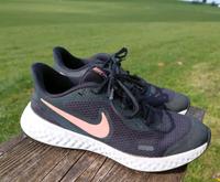 Nike Schuhe 38 Revolution Damen Turnschuhe Bayern - Surberg Vorschau