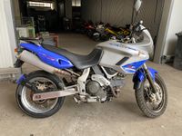 Cagiva Gran Canyon 900 Teile Motor Gabel Räder Benzintank Hannover - Misburg-Anderten Vorschau