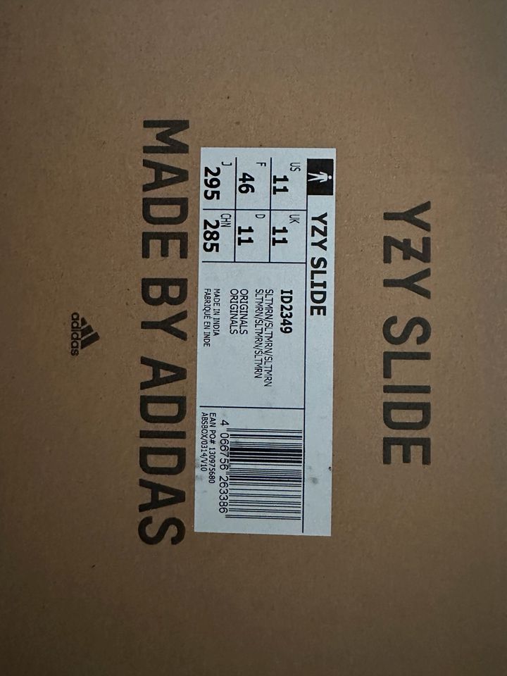 Adidas Yeezy Slide "Slate Marine" in Bad Elster