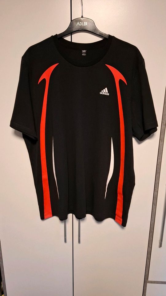 Adidas T-Shirt schwarz mit roten Streifen 2XL (XXL) Neuwertig in Kaiserslautern