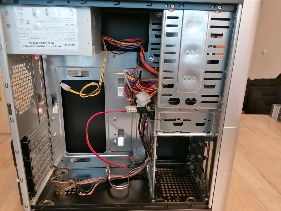 PC Gehäuse mit Netzteil und Card Slot USB in Niestetal