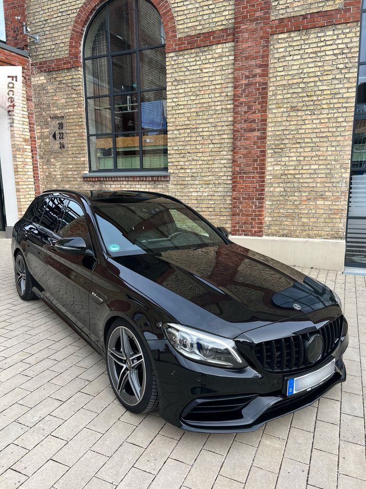 AMG C63 Mercedes PAGA Navi Pano Carplay S205 in Kempten