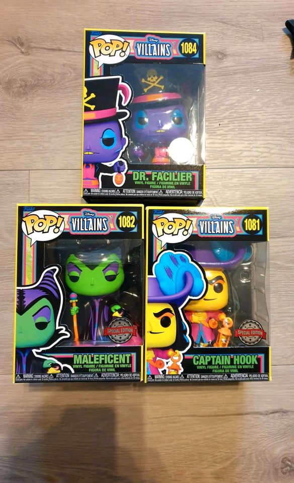 Funko Pop Disney Villains Blacklight captain hook maleficent in Bremen