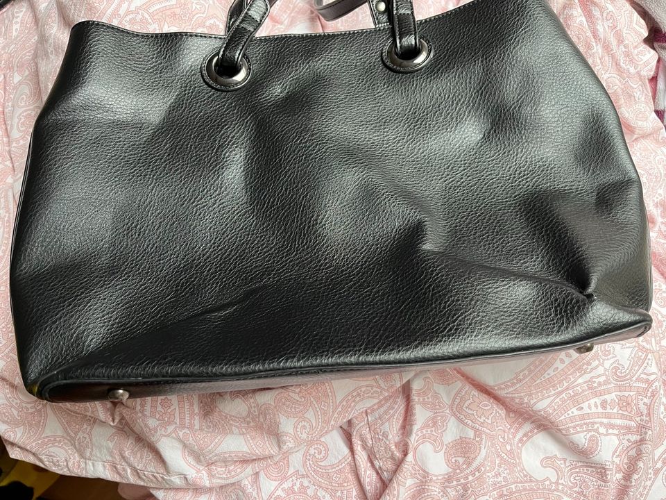 Große Handtasche schwarz von Catwalk in Swisttal