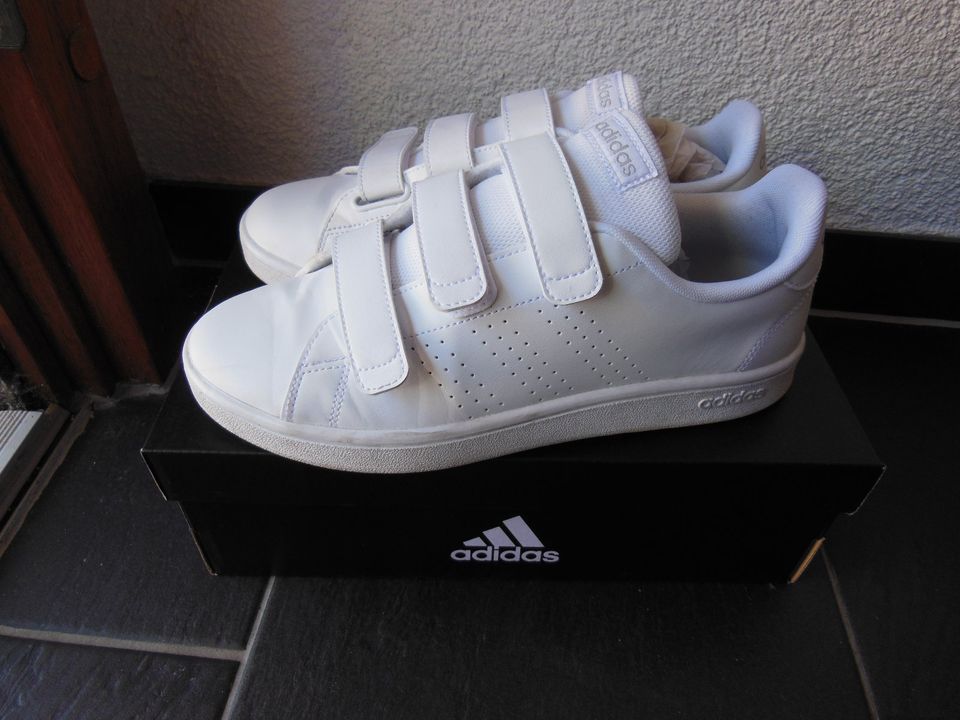 OVP Adidas Advantage Base Velcro Klett Sneaker weiss in Wiesbaden