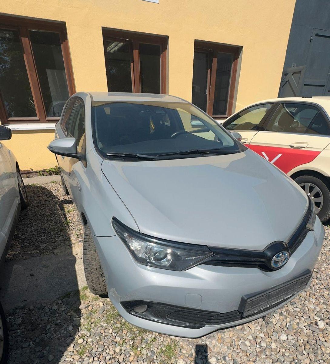 Abbildung des Autos Toyota Auris Hybrid Team…
