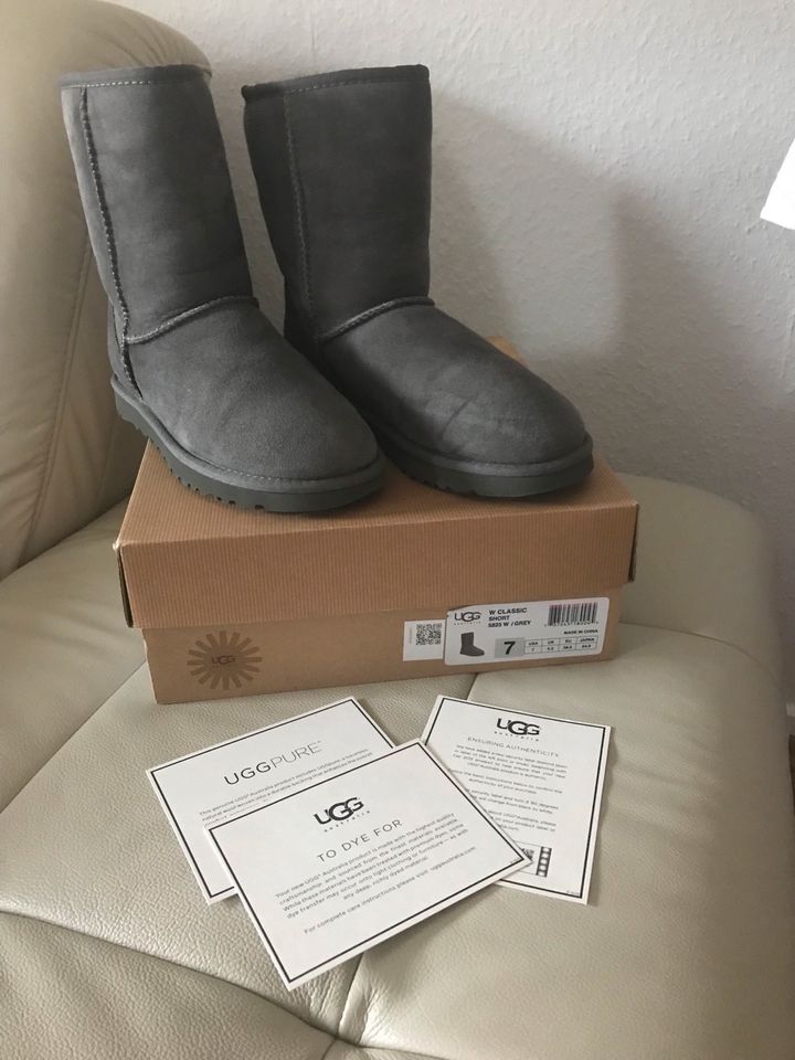 UGG Boots in Gr. 38 in grau in Lünen