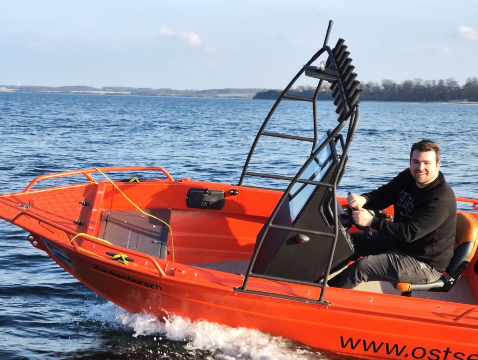 Zackenbarsch 15PS Führerscheinfrei Mietboot 8 Stunden Angelboot in Lütjenburg