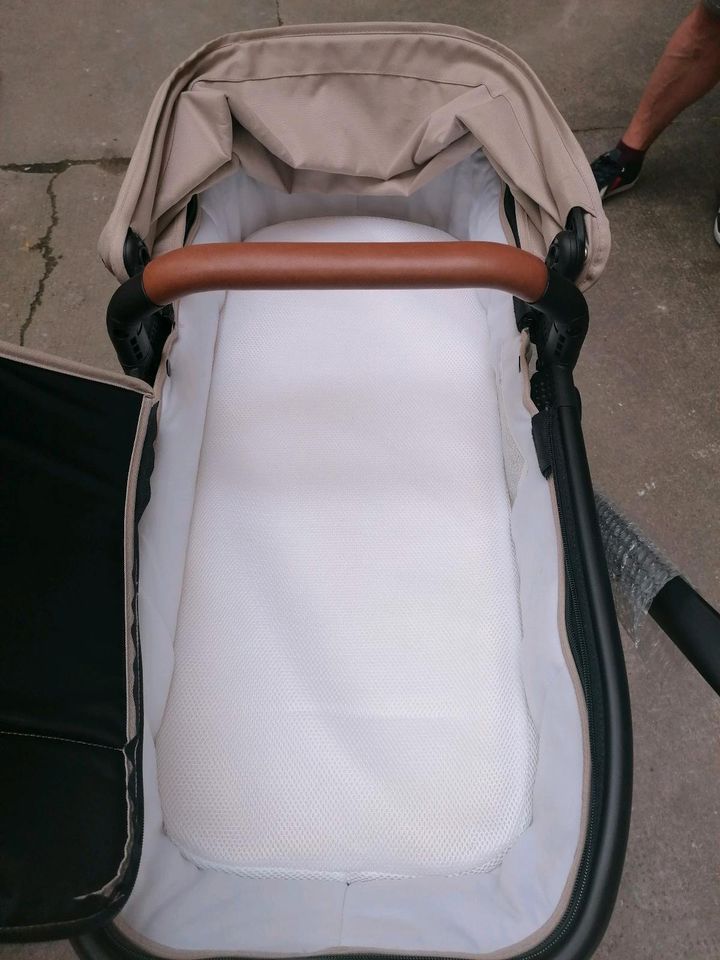 Dubatti one Kinderwagen + Winterschlafsack, Schirm, extra Räder in Berlin