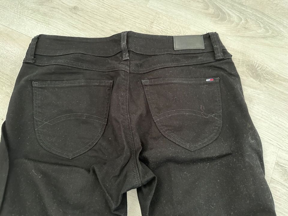 Tommy Hilfiger Damen Jeans Sophie Gr. 31/32 schwarz in Düsseldorf