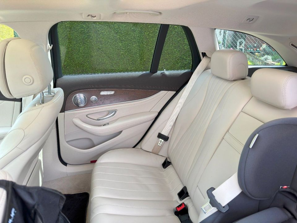 Mercedes-Benz E 250T |AMG-Line|Luxury|360°|Pano|SH|Garantie in Böblingen