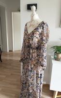 Neuwertig Maxikleid Sommerkleid floral Blumenmuster Gr. XS/S Boho Sachsen-Anhalt - Naumburg (Saale) Vorschau