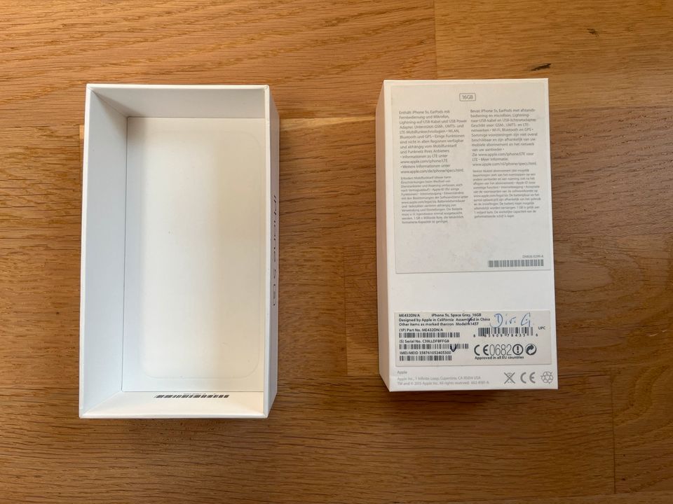 LEERE (!) IPhone 5s Verpackung in Wennigsen