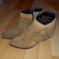 Wildleder Stiefeletten mit Fransen Country-Style Gr.38 Berlin - Reinickendorf Vorschau