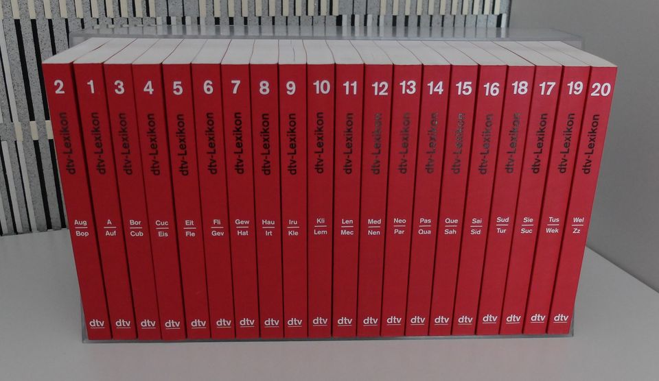 dtv Lexikon in 20 Bänden 1997 Acryl-Box komplett neuwertiger Zust in Grevenbroich