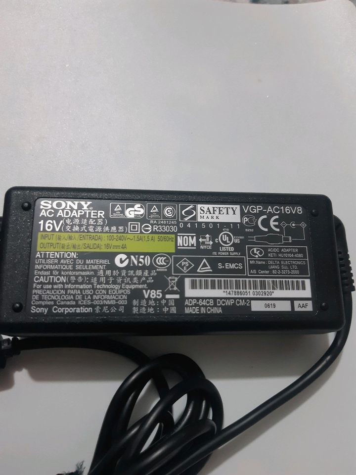 Original Sony Vaio Netzteil VGP-AC16V8 16V 4A Ladegerät AC Adapte in Berlin