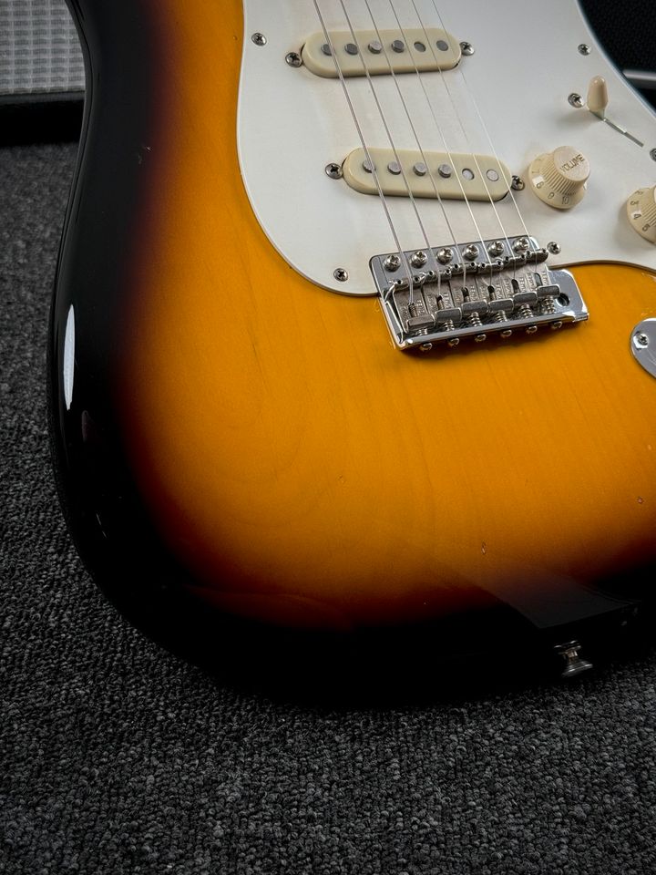 2010 Fender Custom Shop 56 Strat NOS Sunburst in Kiefersfelden