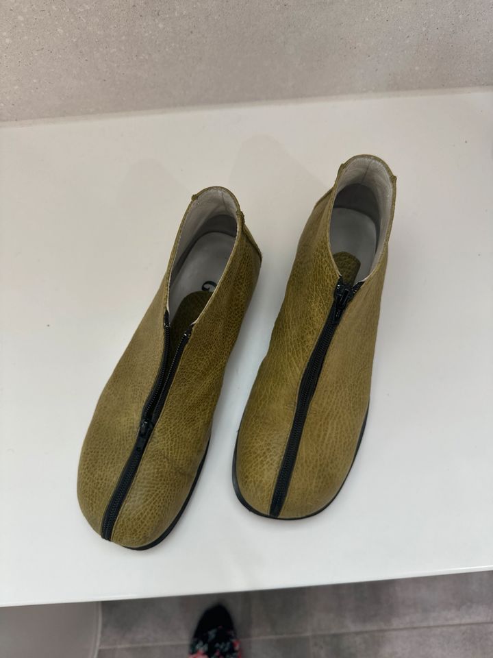 Stylische ergonomische Schuhe von Grinto in Gera