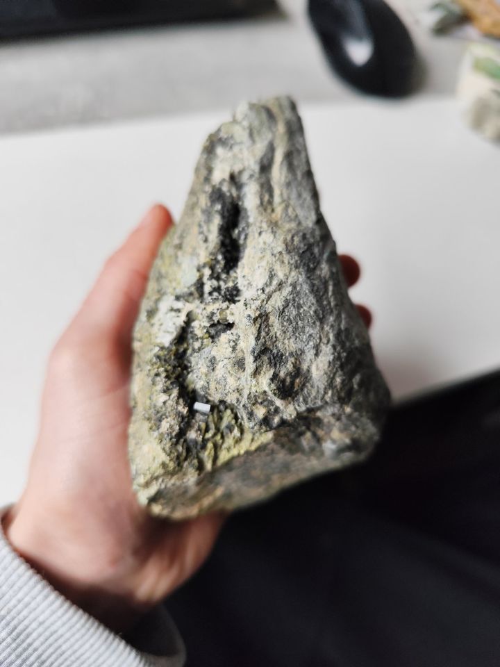 XL Epidot Kristalle Glitzer Rohstein Mineralien MineralSteine in Creußen