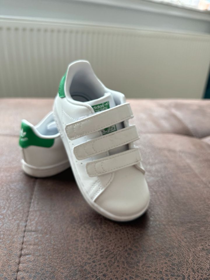 Adidas Stan smith Kinder Schuhe Gr. 26 in Ganderkesee