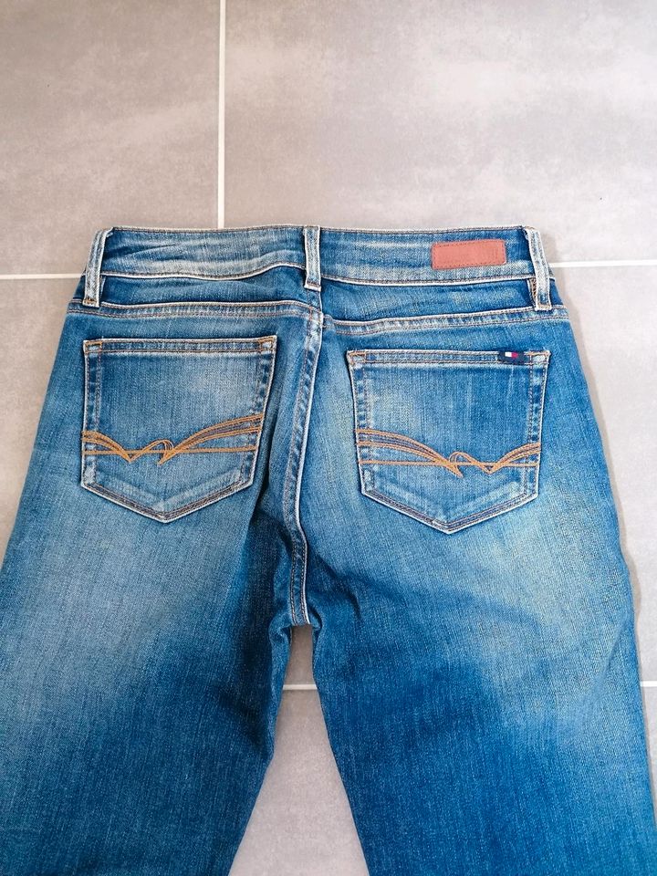 Frauen Jeans Tommy Hilfiger in Überherrn