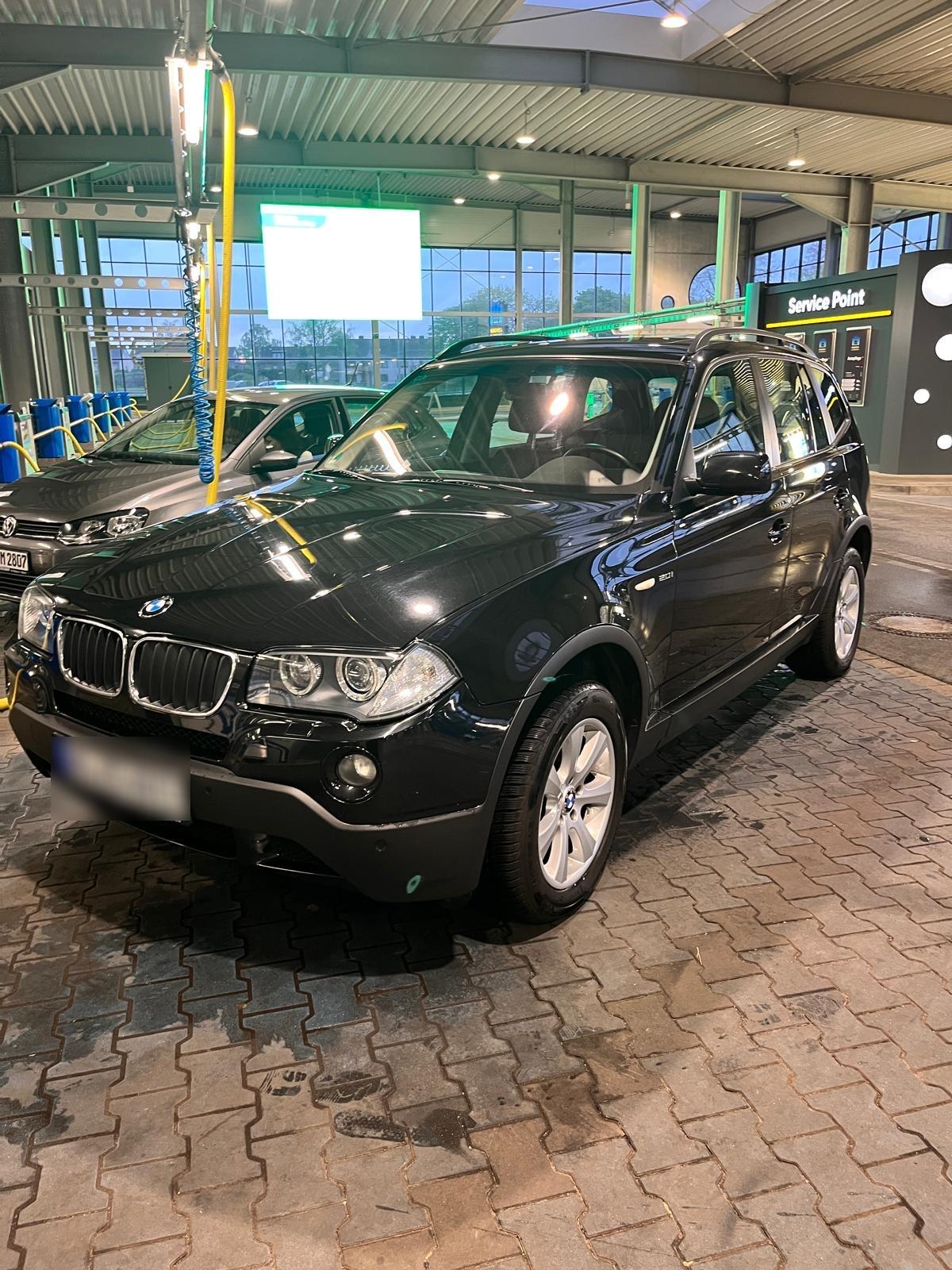 Abbildung des Autos BMW X3 2.0i 95 000 km TÜ…