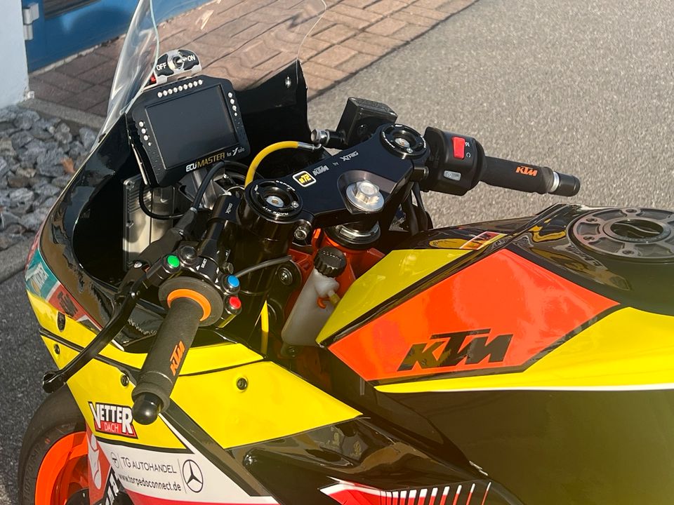 Supersport-300 WM-Bike,KTM RC390R,Akrapovic,Mectronik,WP-Kit,Brembo,Top-Zustand,SSP300,Rennmotorrad,Rennmaschine in Bischofswerda