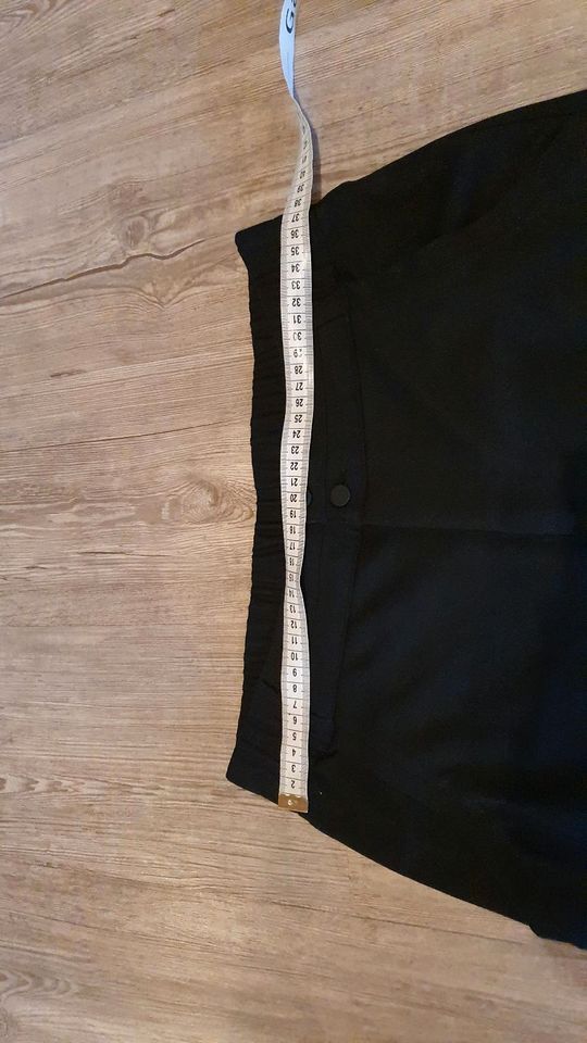 Free Quent schicke Joggpants Gr. XS 36 38 in Amstetten