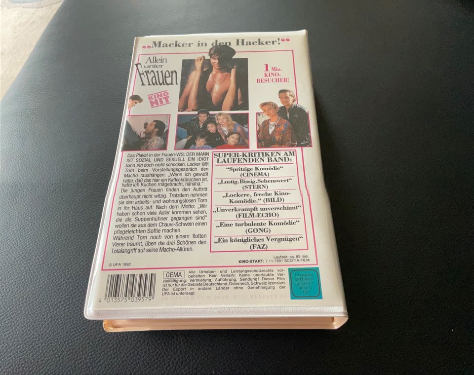 Videokassette VHS.      Von Sönke Wortmann.  Titel: Allein unter in Uelzen