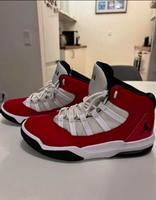 Jordan Original Max Aura Gym Red Sneakers Größe 44,5 wie neu Berlin - Hellersdorf Vorschau
