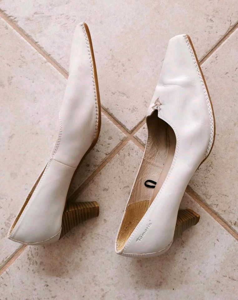 Tamaris Pumps ivory weiss in Gr. 40 für 6,00€ in Frohburg