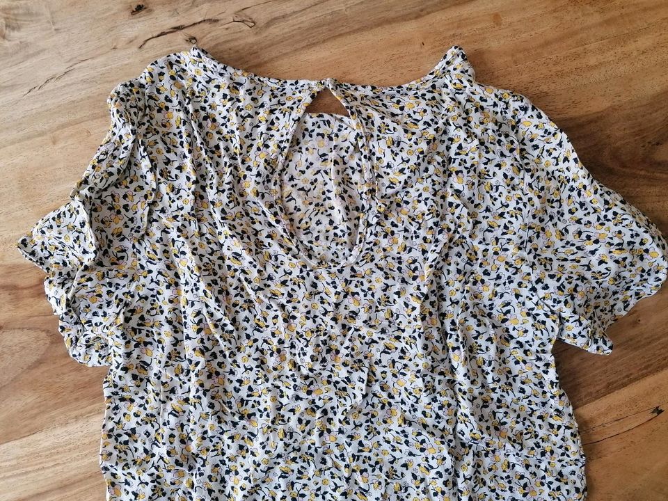 Esprit Blusen Shirt Blumen Gr XS Sommer T-Shirt in Kiel