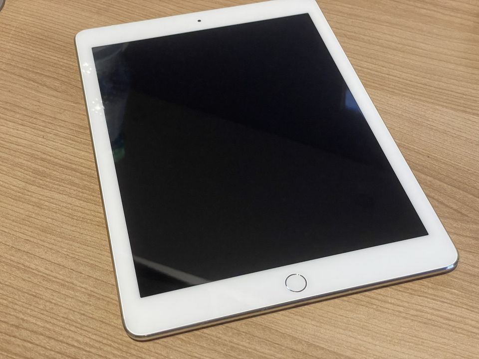 Apple iPad Pro 9.7" 32GB WiFi + Cellular - gold in Friesoythe
