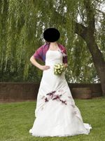 Brautkleid Hochzeitskleid Gr 36/38 mit lila Blüten Nordrhein-Westfalen - Kreuzau Vorschau