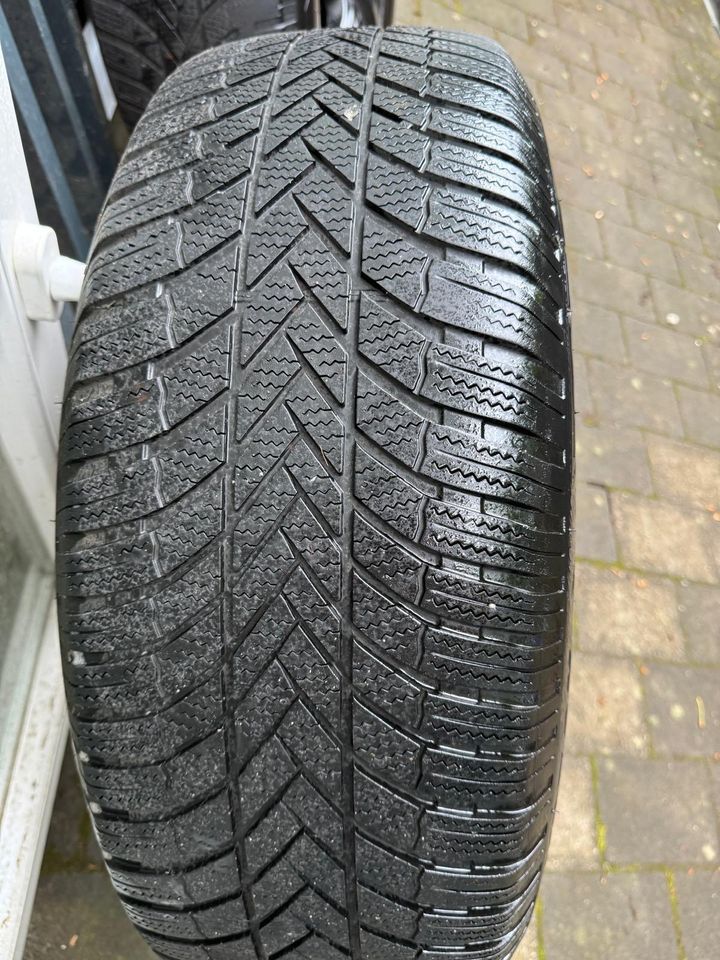 Winterreifen Bridgestone 265/60 R18 in Friedberg (Hessen)