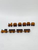 * 2 STÜCK ZÜGE HOLZ ZUG  MINIATUR EISENBAHN DDR SPIELZEUG VINTAGE Berlin - Charlottenburg Vorschau