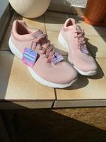 Skechers Sneaker Turnschuhe 41 11 Glitzer rosa Altrosa Glanz NEU Berlin - Tempelhof Vorschau