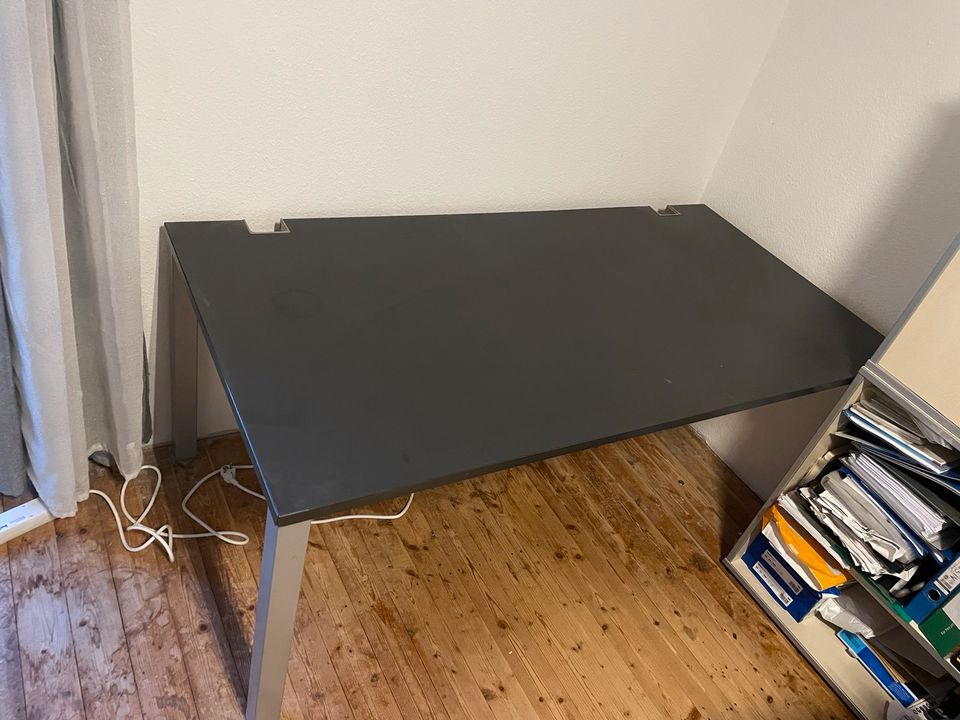 Bürotisch Anthrazit Metallgestell ca 120x 70 in Groß-Umstadt