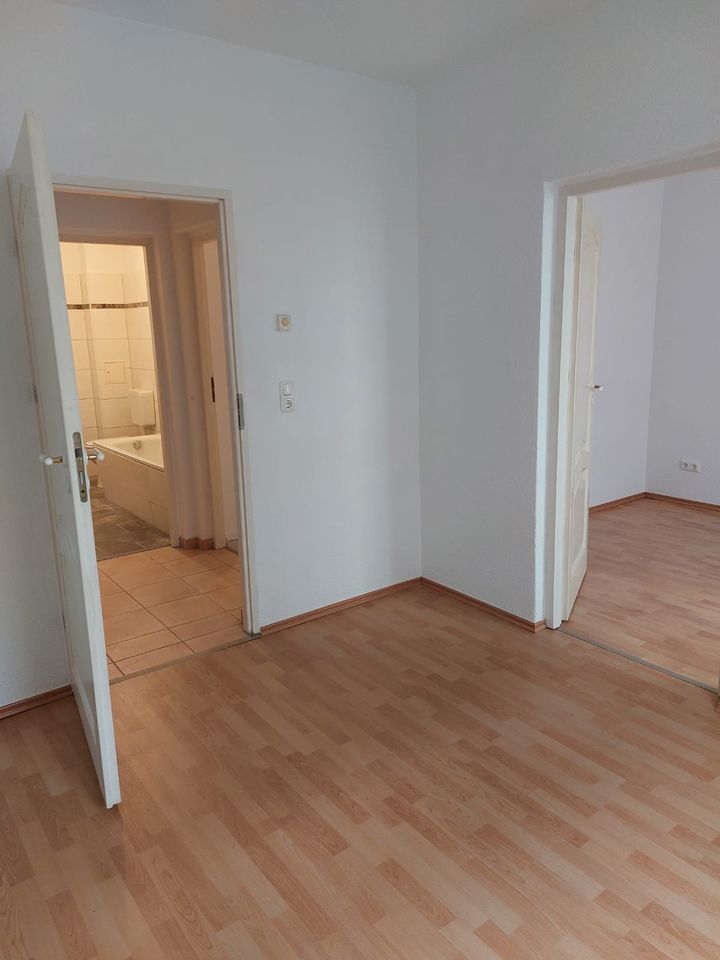 3-Zimmer ETW-Saniert-Hell-Balkon-Leer-Arnstadt-Nähe Krankenhaus in Arnstadt