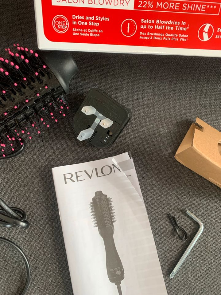 REVLON Hair Dryer & Voluminizer in München