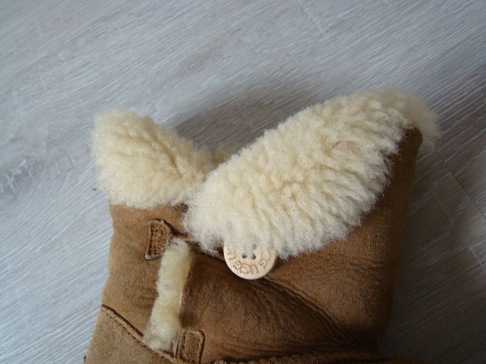 UGG AUSTRALIA Boots 34 Mädchen Winter Schuhe Stiefel Leder braun in Menden