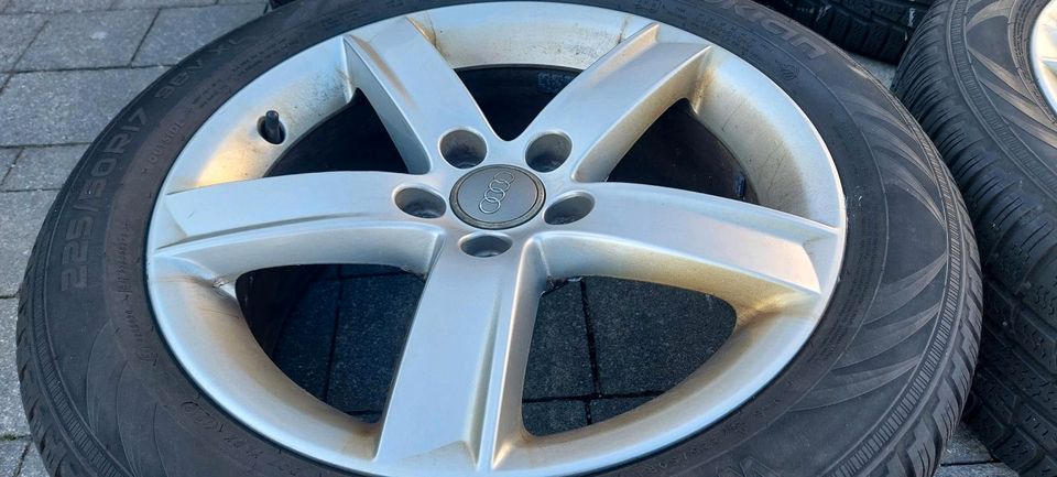 Ein Satz Audi A4 Alu-Felgen 17 Zoll, MS Reifen 5 mm 225/50/R17 in Ebermannsdorf