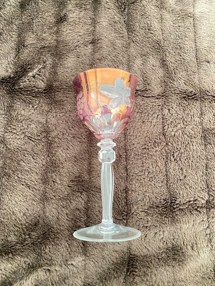 Römerglas, lila in Essen